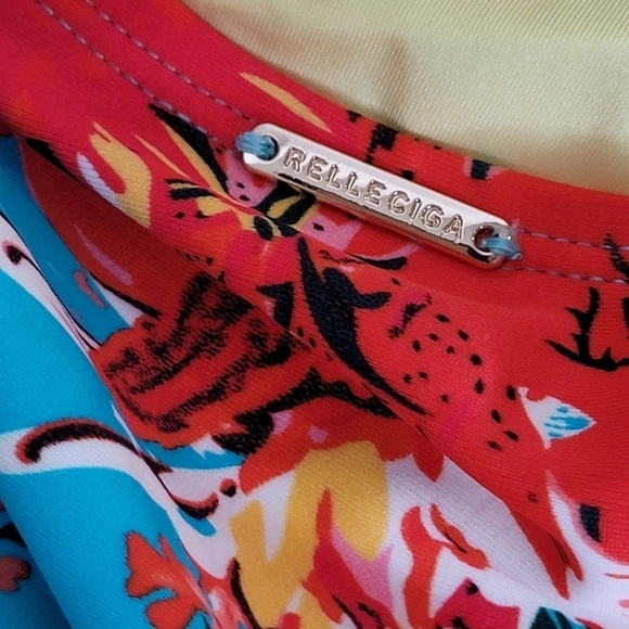 RELLECIGA Hawaiian Inspired Floral One Piece Swimsuit - Size S - Picture 10 of 12